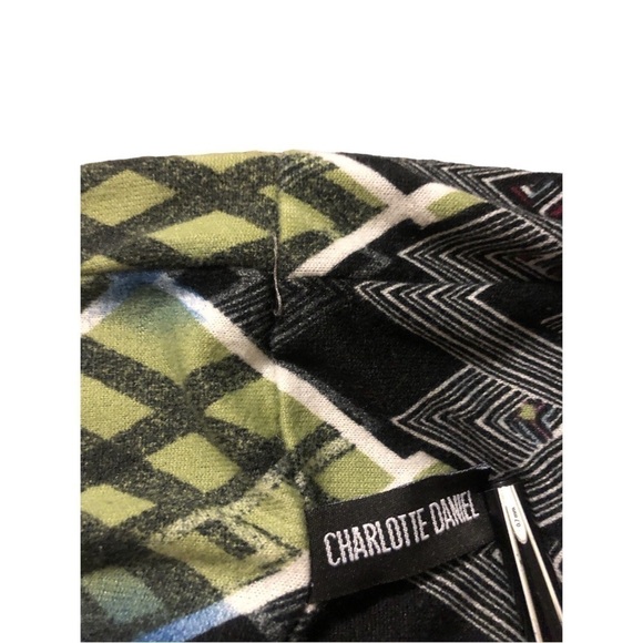 Charlotte Daniel Soft Multicolored Geo Design Infinity Scarf 29" - Picture 6 of 8